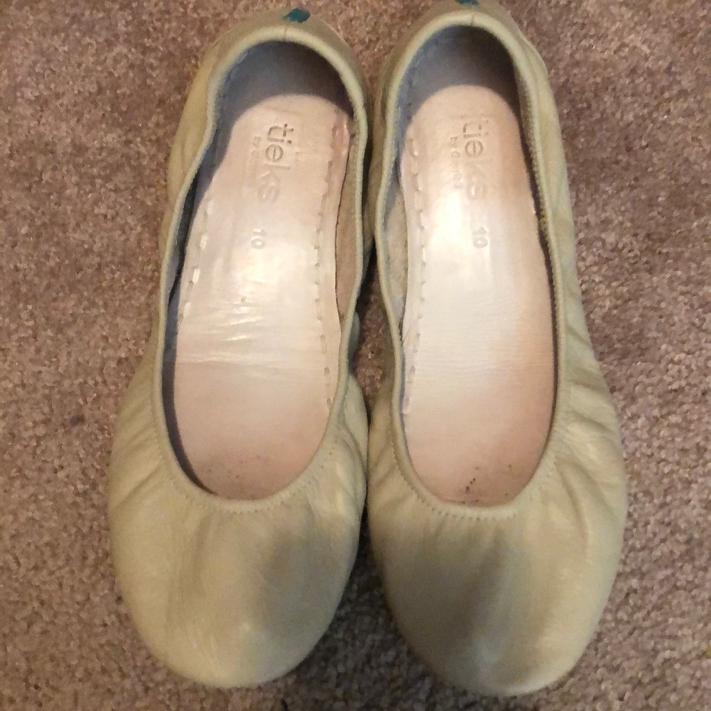 Cream tieks